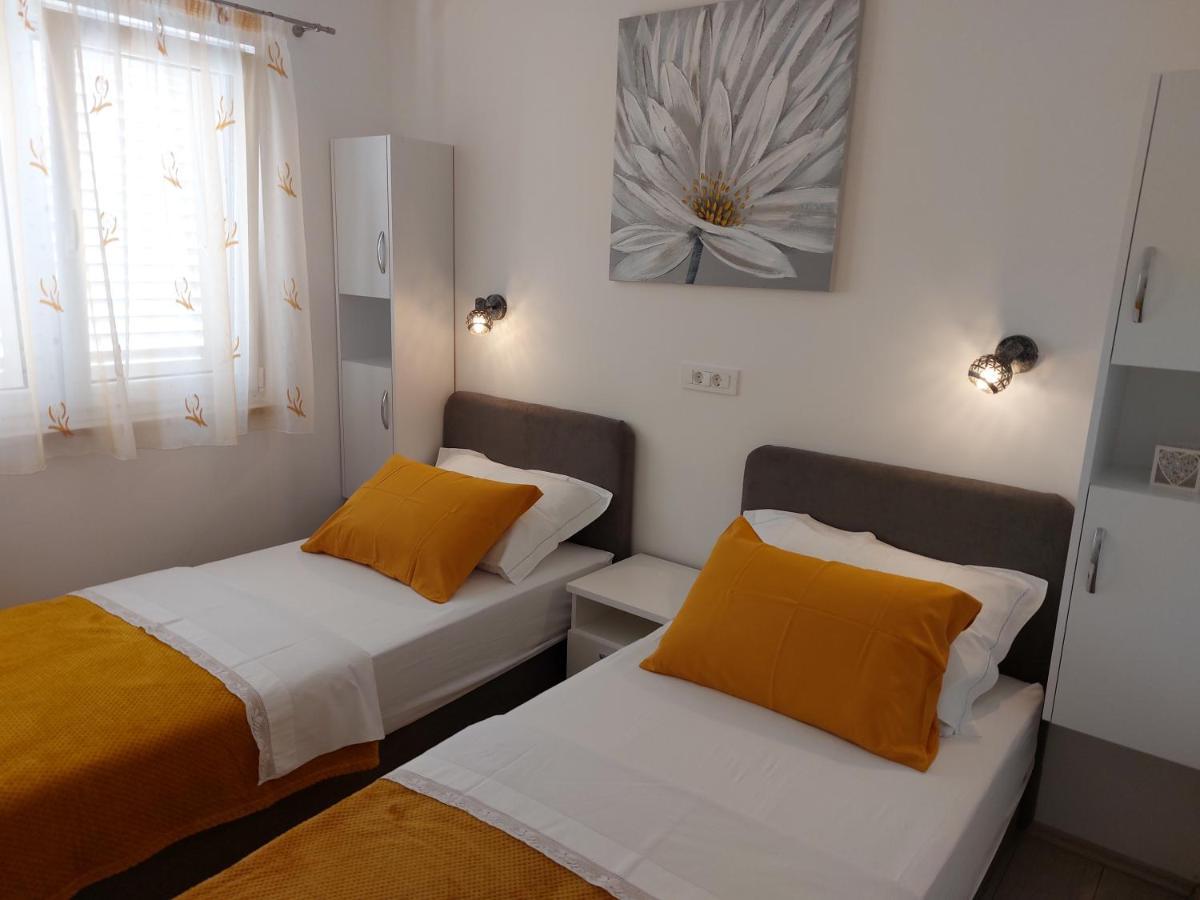 Holiday Home Kate Vis Luaran gambar