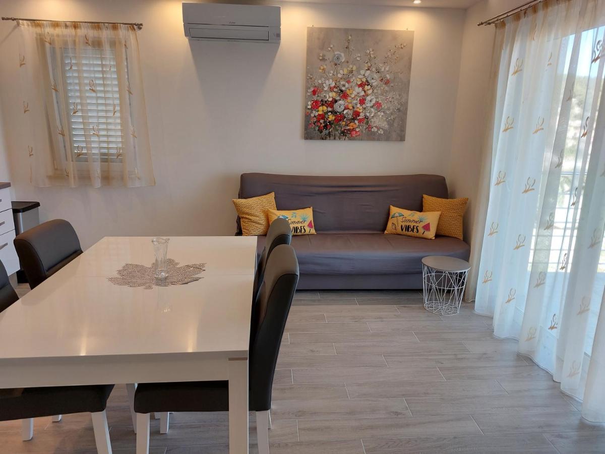 Holiday Home Kate Vis Luaran gambar